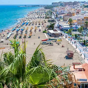https://chalet-adosado-con-encanto.1costadelsol.com